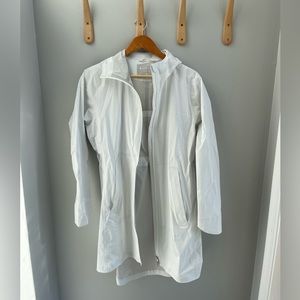 Athleta Women’s rain coat size Medium, white